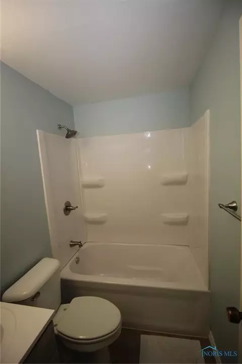 206 Harrison Ave, Walbridge, OH 43465 photo 13