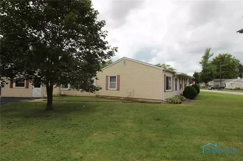 206 Harrison Ave, Walbridge, OH 43465 photo 2