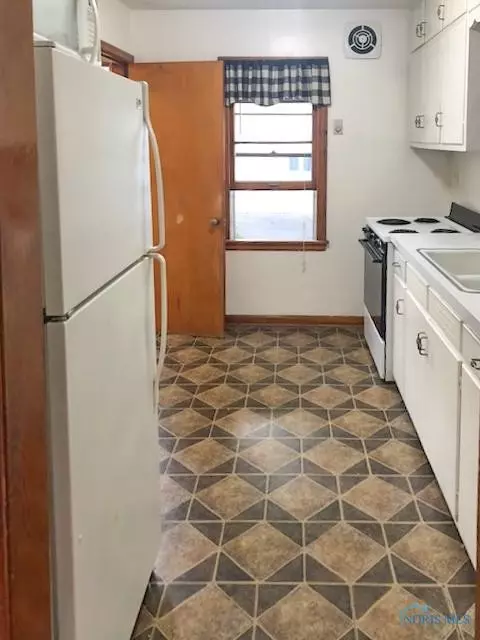 1903 Perth St, Toledo, OH 43607 photo 9