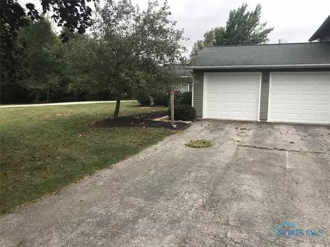 970 W Maple St, Clyde, OH 43410 photo 3