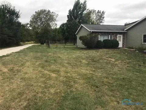 970 W Maple St, Clyde, OH 43410 photo 5