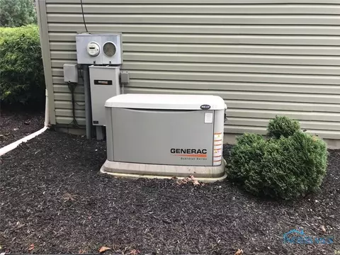 970 W Maple St, Clyde, OH 43410 photo 9