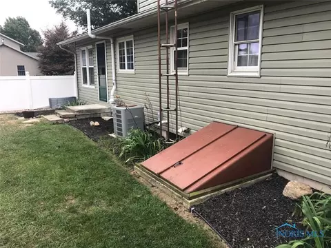 970 W Maple St, Clyde, OH 43410 photo 13