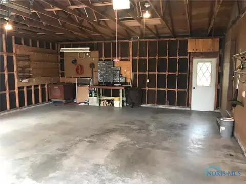 970 W Maple St, Clyde, OH 43410 photo 12