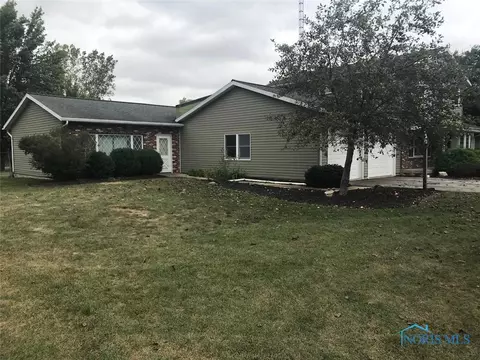 970 W Maple St, Clyde, OH 43410 photo 4