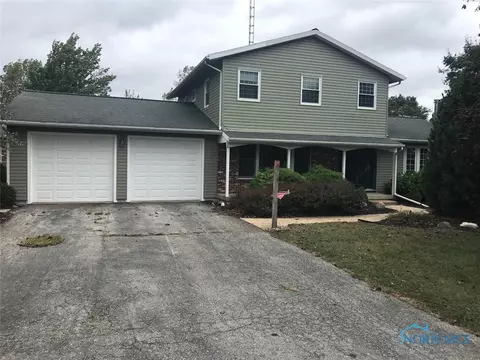 970 W Maple St, Clyde, OH 43410 photo 1