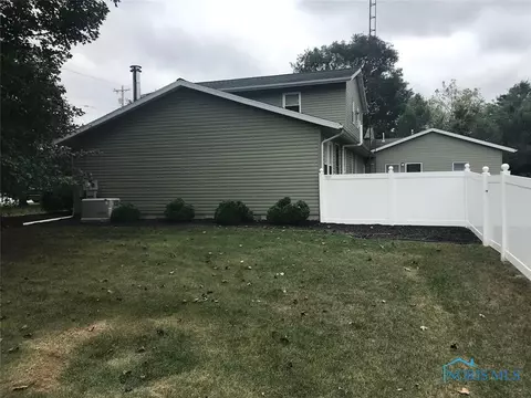970 W Maple St, Clyde, OH 43410 photo 8