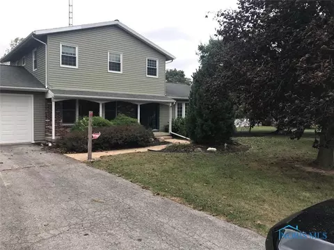 970 W Maple St, Clyde, OH 43410 photo 2