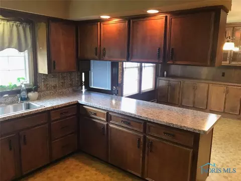 970 W Maple St, Clyde, OH 43410 photo 38