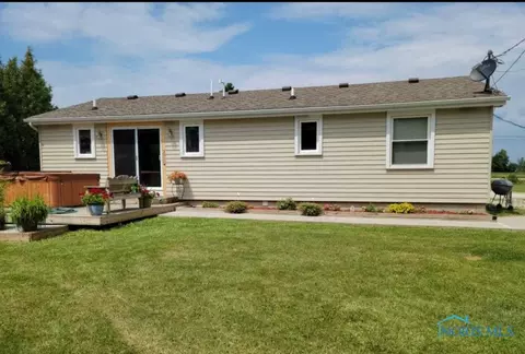 5463 Keller Rd, Walbridge, OH 43465 photo 3