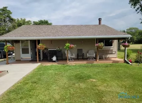 5463 Keller Rd, Walbridge, OH 43465 photo 2