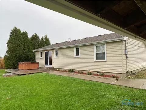 5463 Keller Rd, Walbridge, OH 43465 photo 6