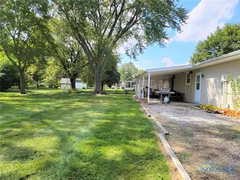 770 Pine St, Wauseon, OH 43567 photo 3