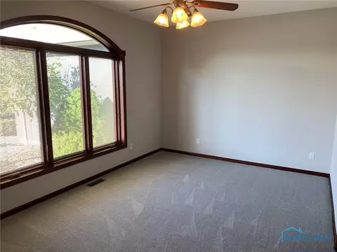 1302 Cobblestone Rd, Bryan, OH 43506 photo 8