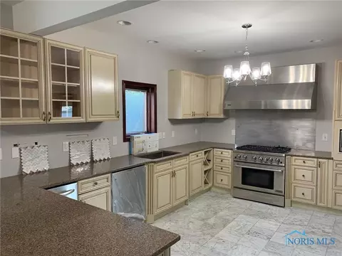 1302 Cobblestone Rd, Bryan, OH 43506 photo 10