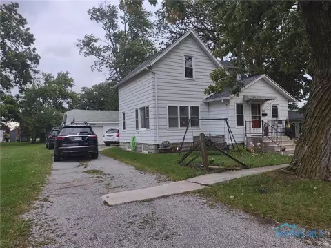 832 W Perry St, Paulding, OH 45879 photo 4