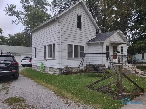 832 W Perry St, Paulding, OH 45879 photo 1
