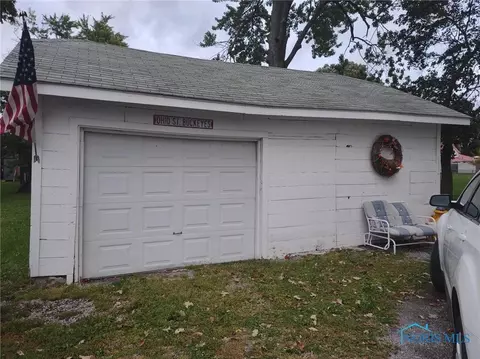832 W Perry St, Paulding, OH 45879 photo 3