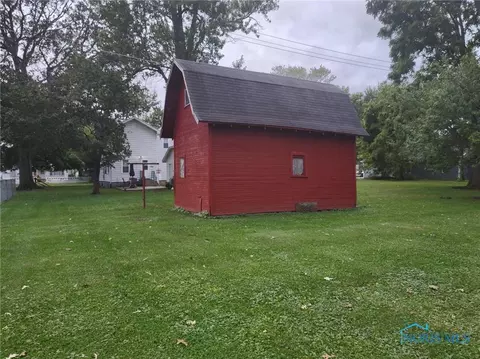 832 W Perry St, Paulding, OH 45879 photo 5