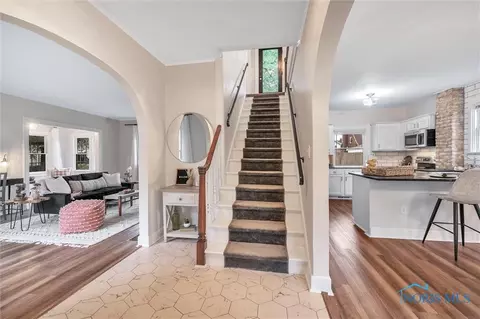 2128 Shenandoah Rd, Toledo, OH 43607 photo 6