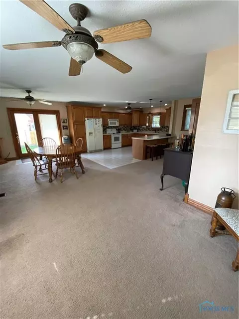 225 W Maple St, Deshler, OH 43516 photo 14