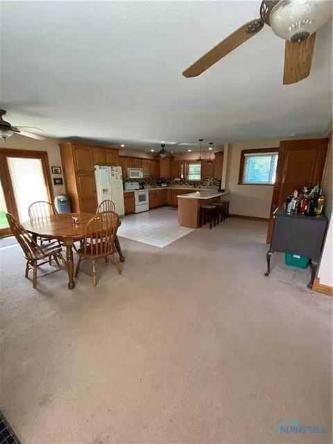 225 W Maple St, Deshler, OH 43516 photo 10