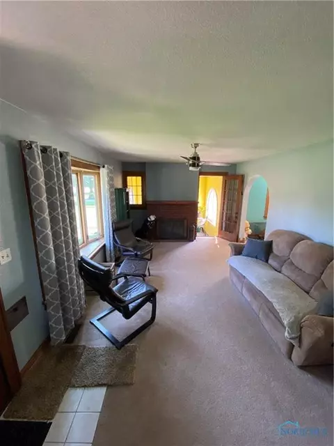 225 W Maple St, Deshler, OH 43516 photo 5