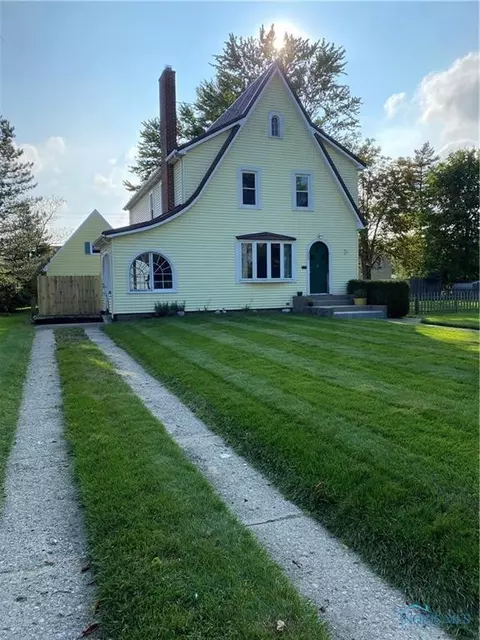 225 W Maple St, Deshler, OH 43516 photo 1