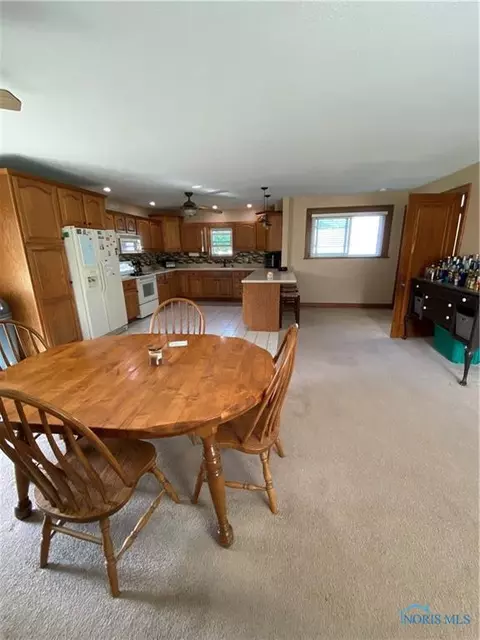 225 W Maple St, Deshler, OH 43516 photo 15