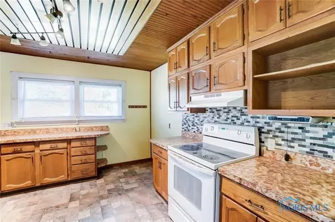 104 E 8th St, Sycamore, OH 44882 photo 12