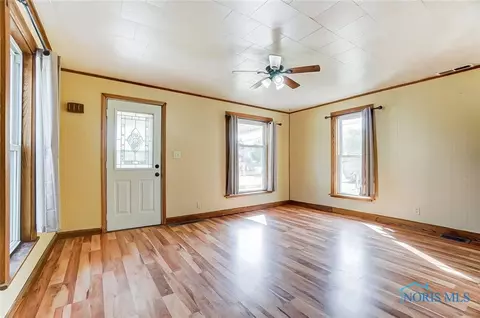 104 E 8th St, Sycamore, OH 44882 photo 5
