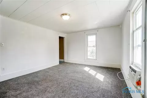 104 E 8th St, Sycamore, OH 44882 photo 23