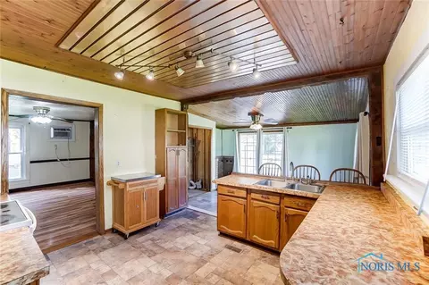 104 E 8th St, Sycamore, OH 44882 photo 14