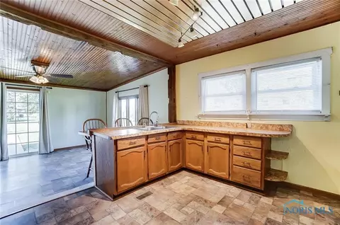104 E 8th St, Sycamore, OH 44882 photo 13