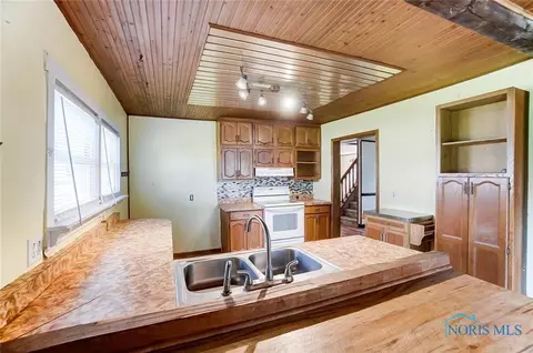 104 E 8th St, Sycamore, OH 44882 photo 11