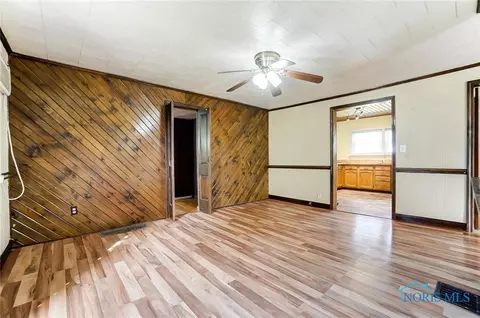104 E 8th St, Sycamore, OH 44882 photo 9
