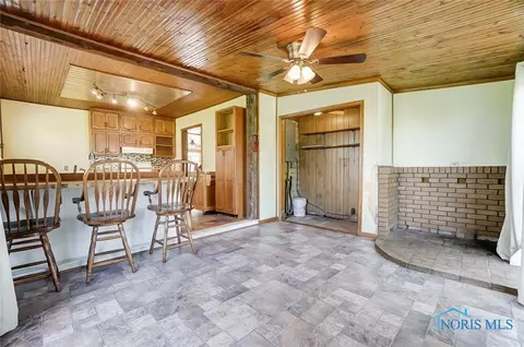 104 E 8th St, Sycamore, OH 44882 photo 16