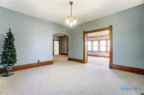 436 N Simon St, Ada, OH 45810 photo 8