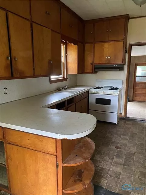 112 E Short St, Stryker, OH 43557 photo 7