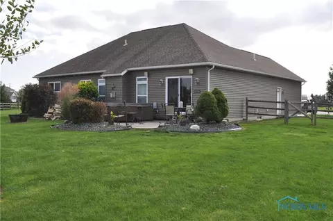 1600 Daniel Dr, Millbury, OH 43447 photo 3