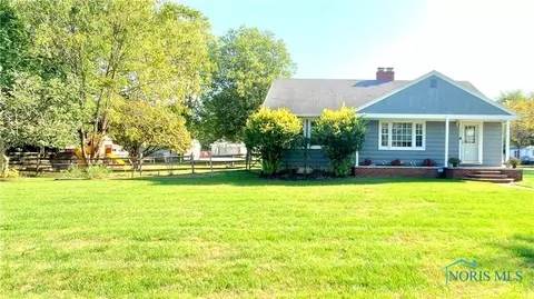 404 N Center St, Wayne, OH 43466 photo 1