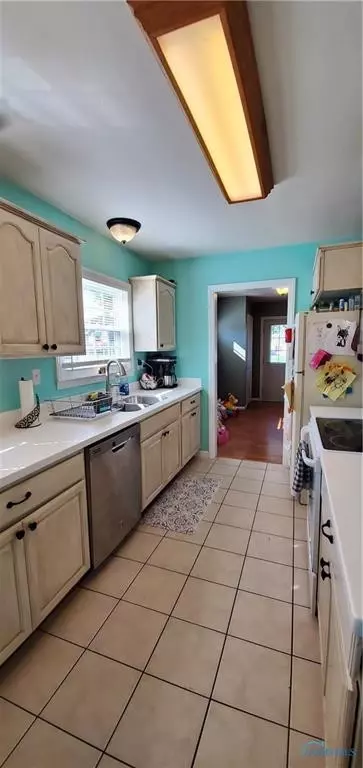 404 N Center St, Wayne, OH 43466 photo 7