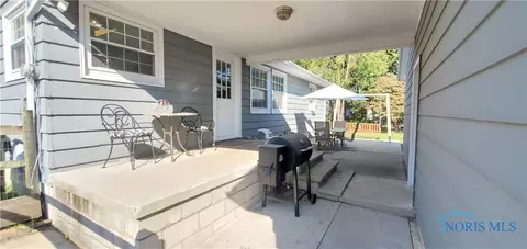 404 N Center St, Wayne, OH 43466 photo 3