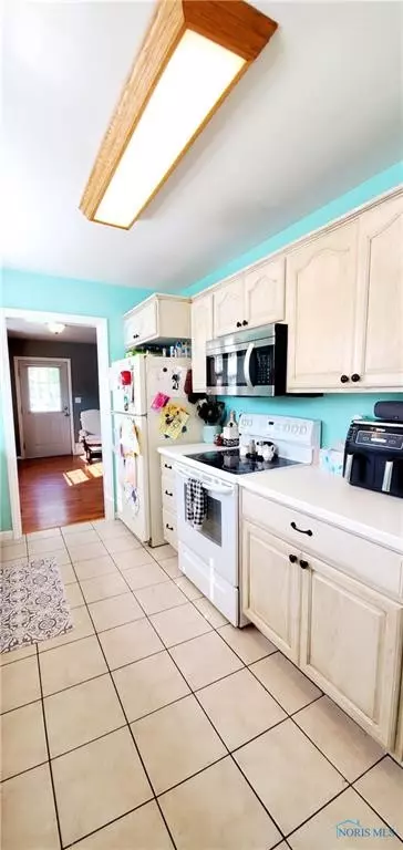 404 N Center St, Wayne, OH 43466 photo 6
