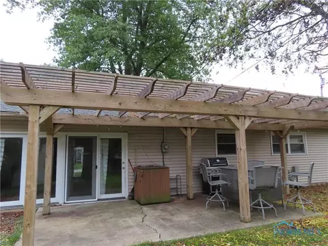 600 Taylor Rd, Bryan, OH 43506 photo 4
