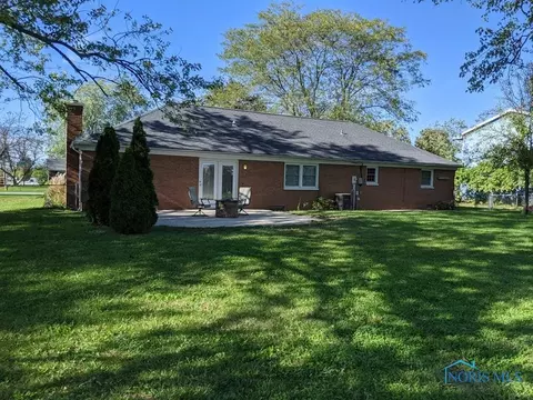 1701 Cherry Ln, Findlay, OH 45840 photo 3