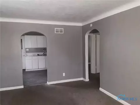 1785 Tecumseh St, Toledo, OH 43607 photo 2