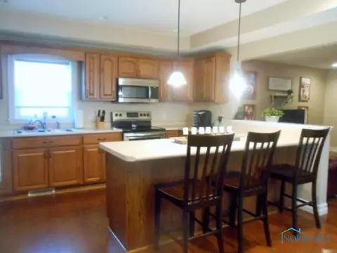408 E Liberty St, Leipsic, OH 45856 photo 4