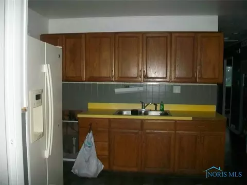 402 Dickens Dr, Toledo, OH 43607 photo 7