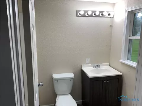 706 E Wayne St, Paulding, OH 45879 photo 6